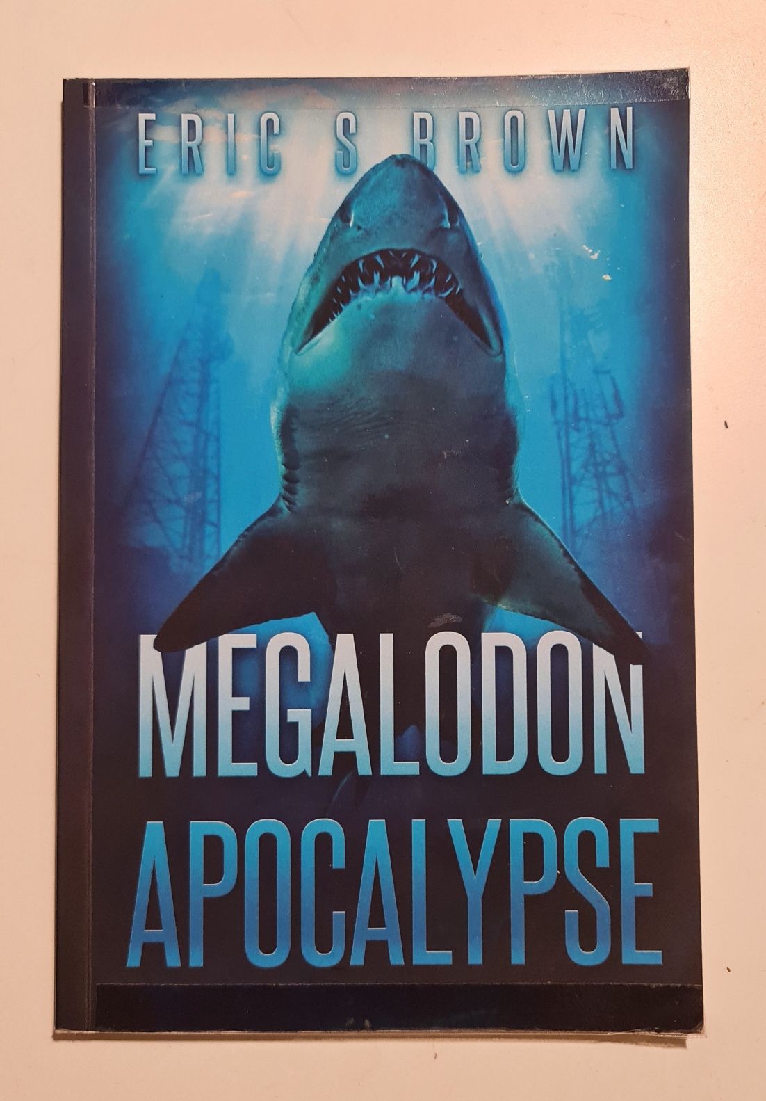 Книга- Megalodon APOCALYPSE- Erik Brown