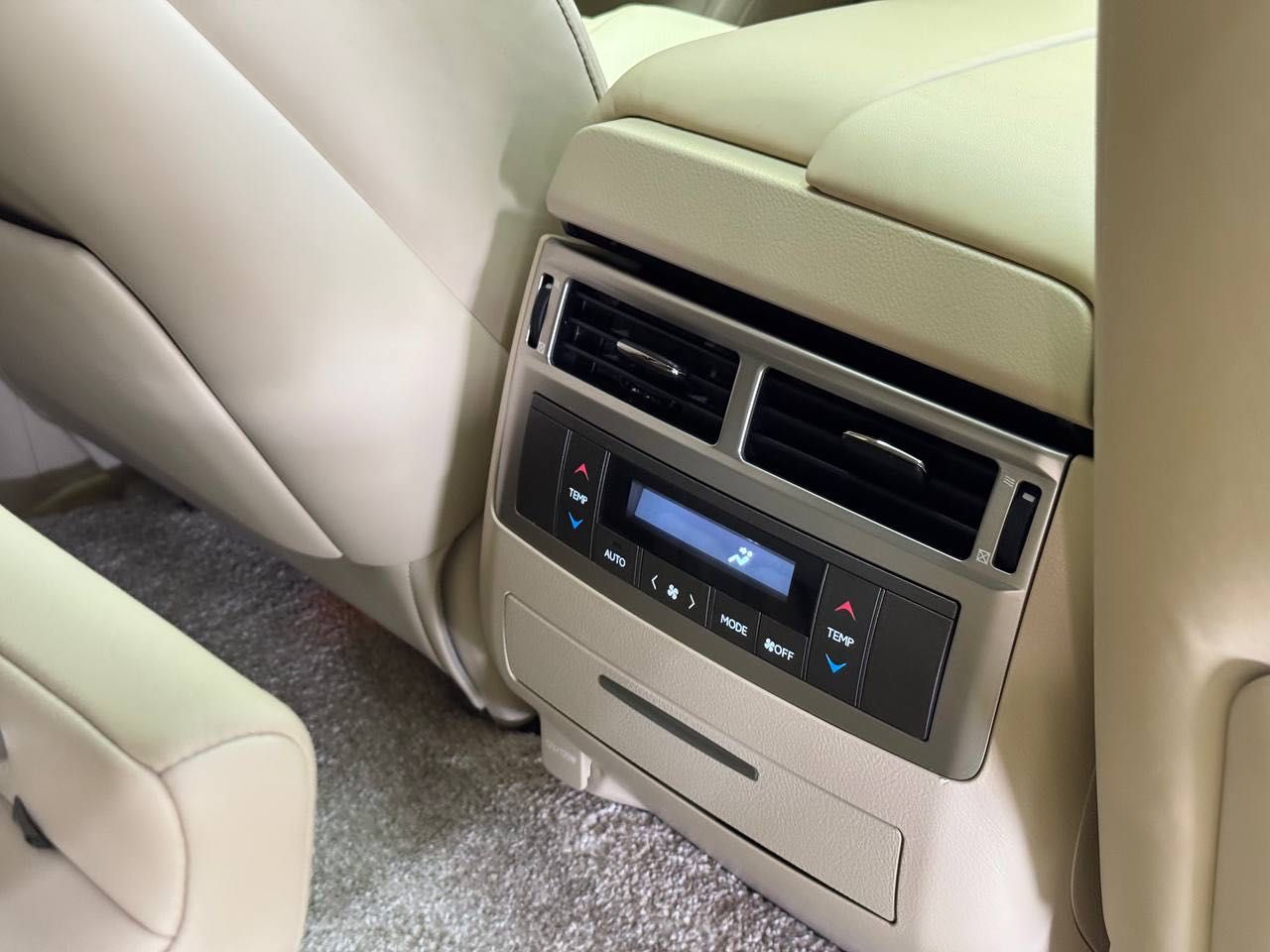 Продается Lexus LX570
