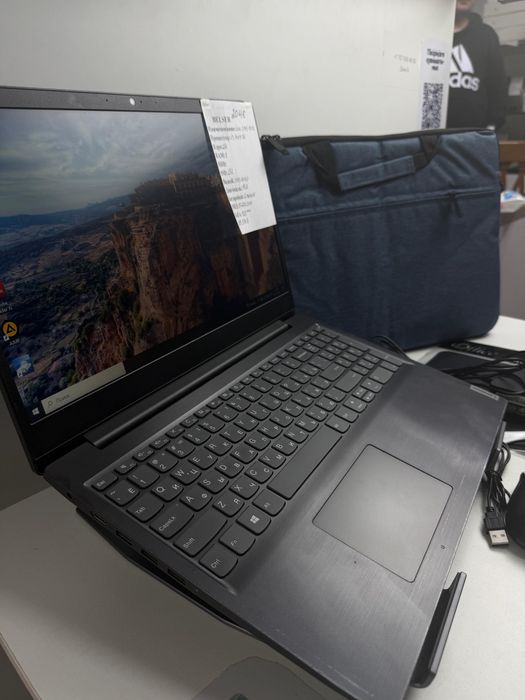 Ноутбук в отличном состоянии, полностью готов к работе и учебе Core i3