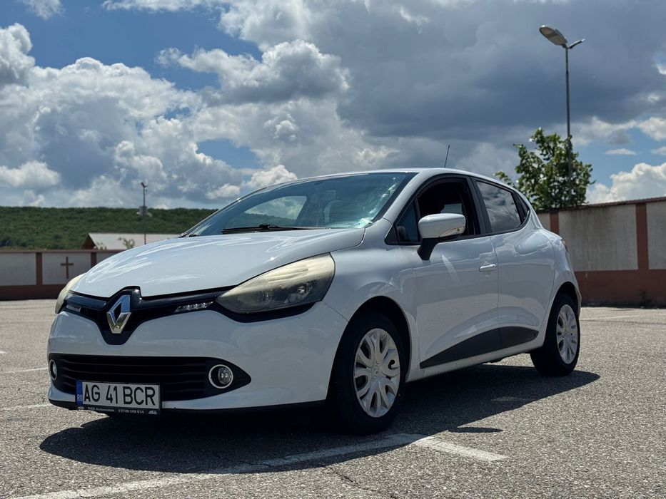 Renault Clio 2014, motor 1.2 benzină, stare bună, dotări moderne