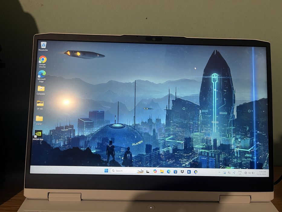 Мощен Гейминг лаптоп Ryzen 5 6600H 16Ram nVidia RTX 3050