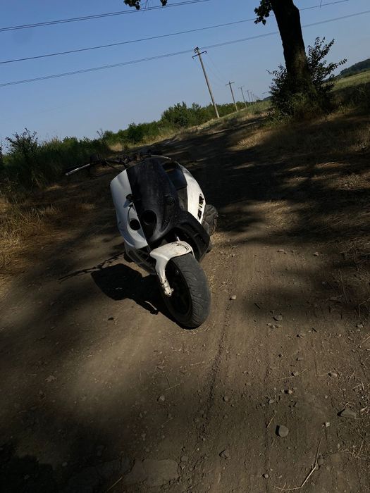 Vand Malaguti f12 ,facut pentru câmp,  ,schimb cu motocross 125cc 2t