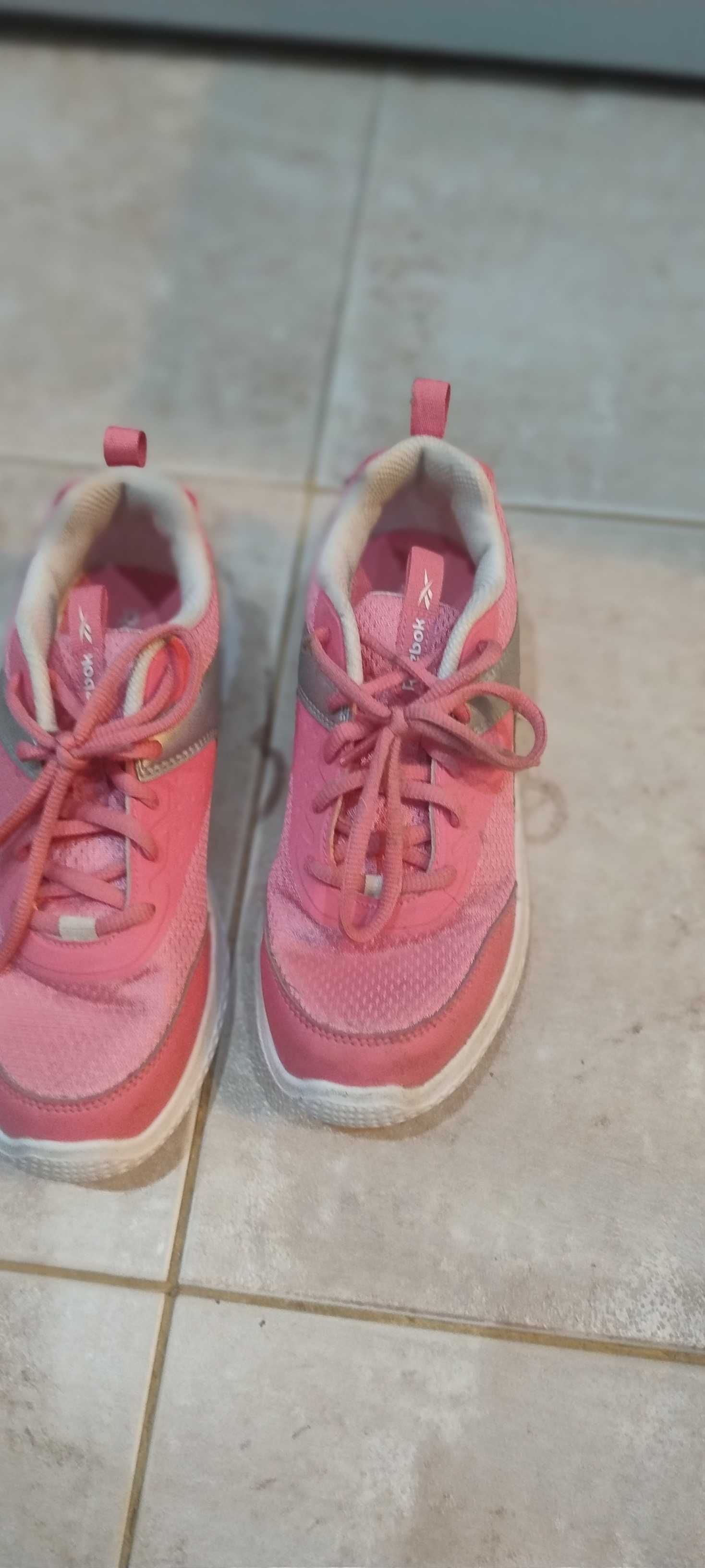 Детски маратонки reebok!