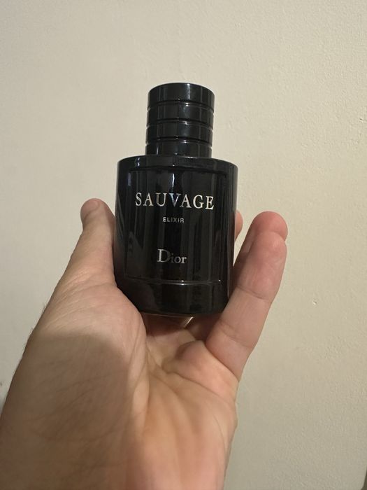 Vand colectie personala de parfumuri