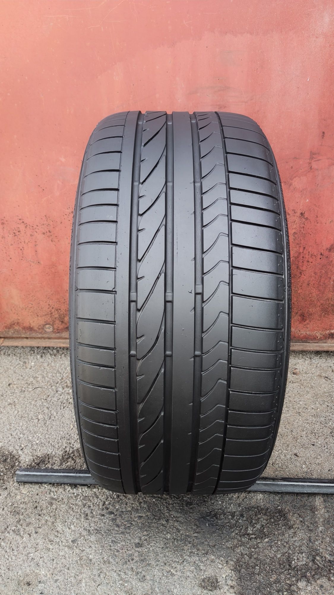 1бр. лятна гума 255/35/18 Bridgestone Potenza, XL, runflat
6.85mm 
Доб