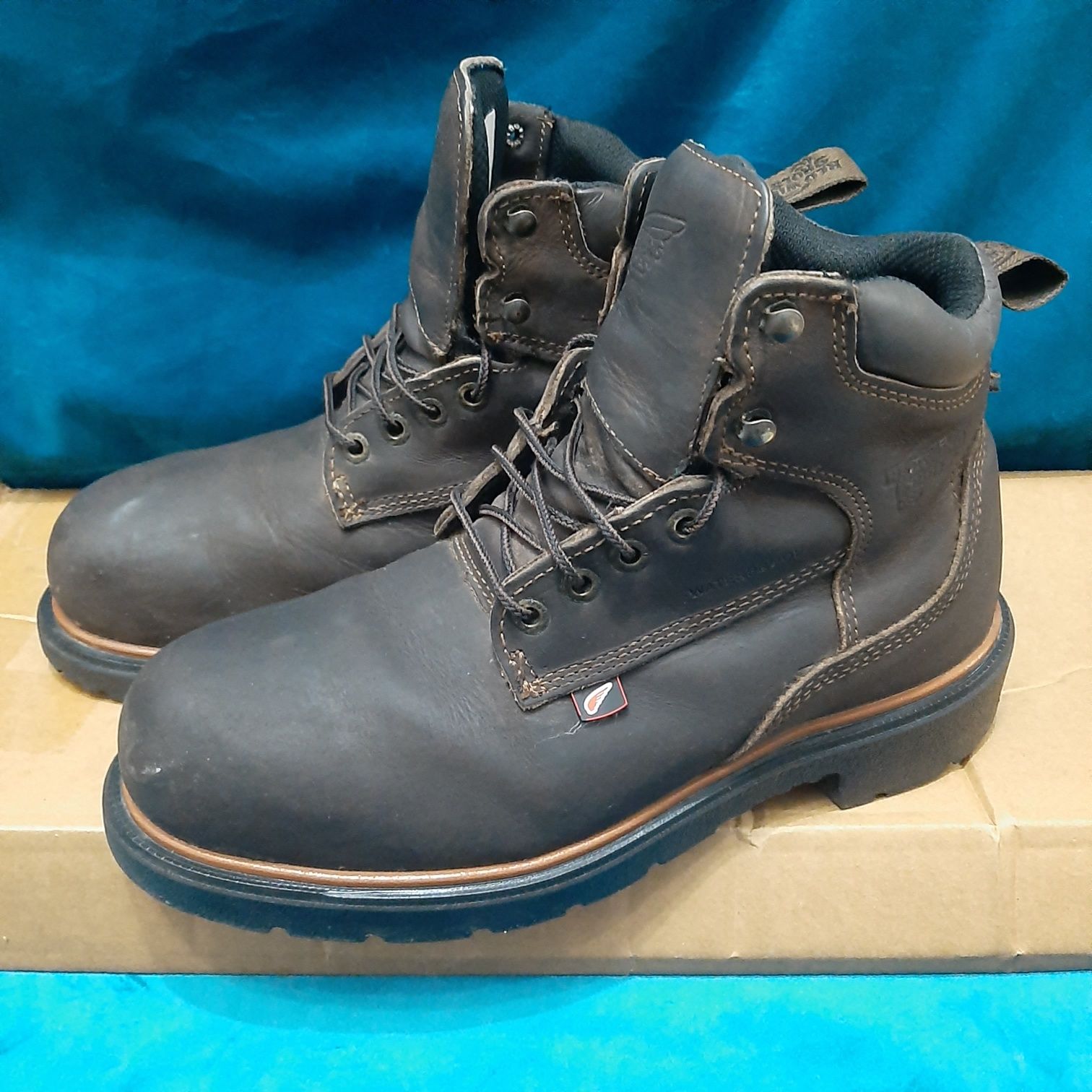 Red Wing етік сатылады!
