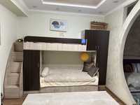 Двухярусная кровать со шкафами