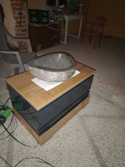 Шкаф за баня 80см нов