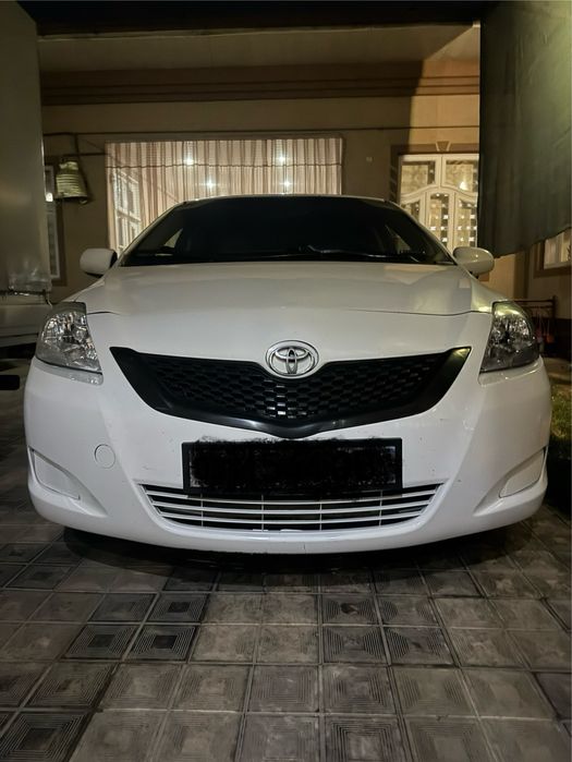 Toyota yaris 2012