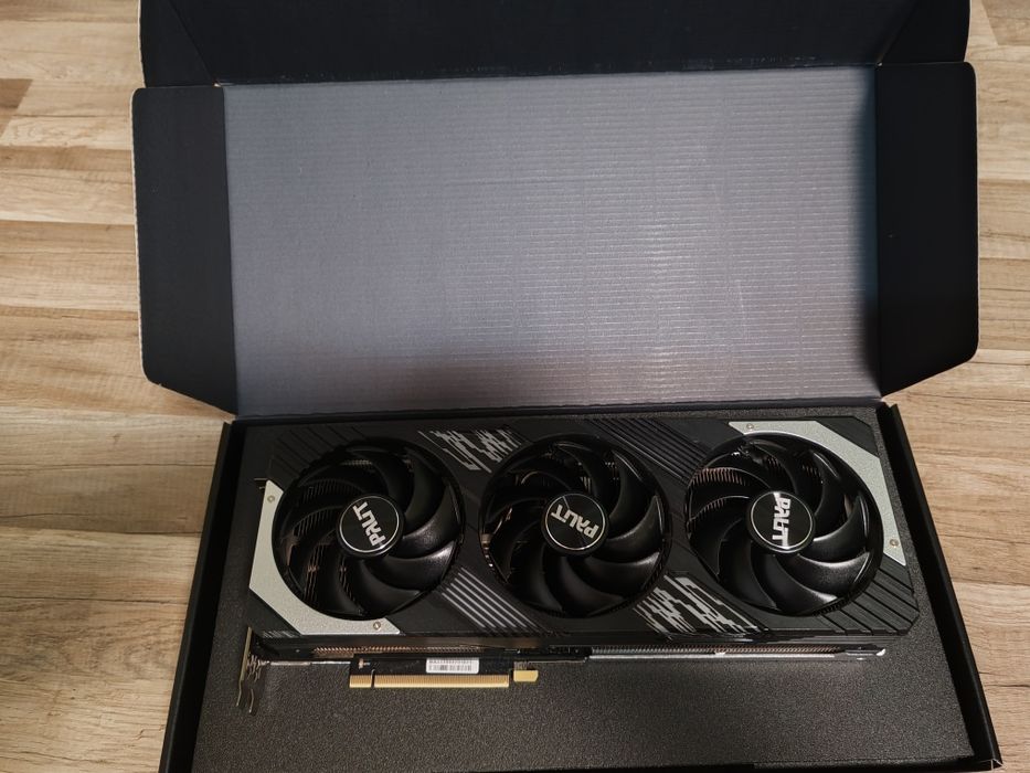 Placa video Palit RTX 4070 GamingPro, 12GB GDDR6X, 192-bit