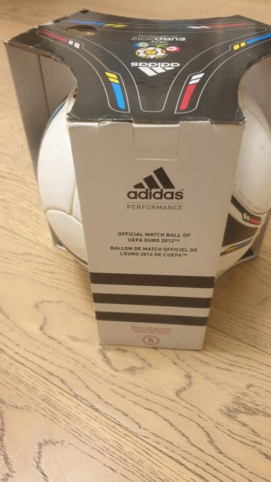 Футболна топка Adidas Tango 12 Euro 2012