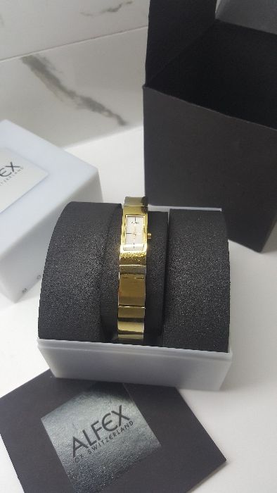 Дамски часовник Alfex със златно покритие