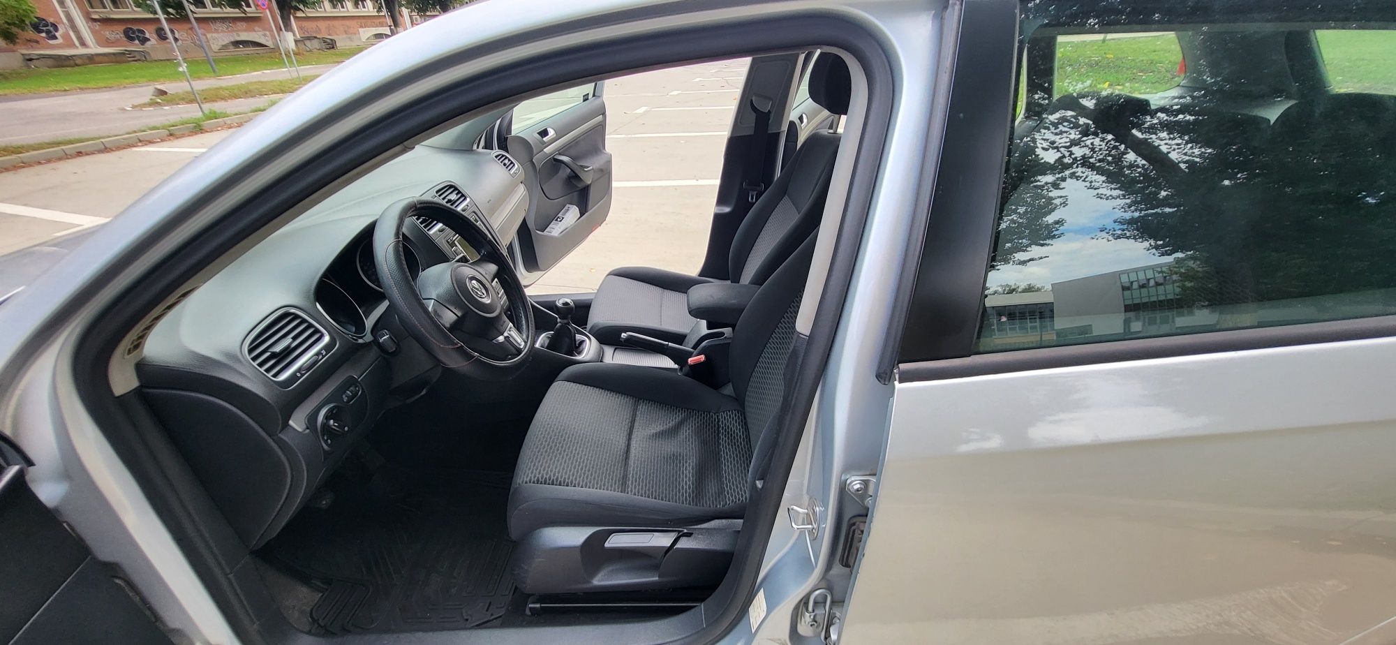 Vând Golf 6 2010