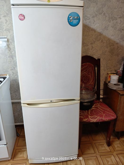 Холодильник 2 х камерный  LG продам в хорошем состоянии