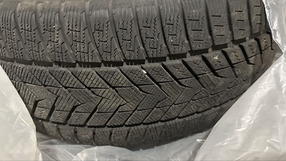 Продам резину 265/45 R21