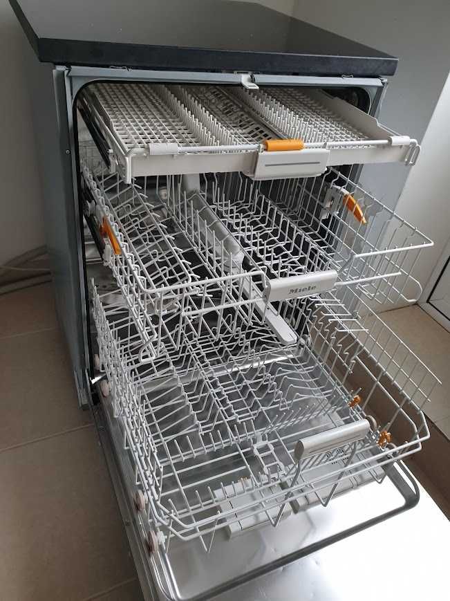 XXL Съдомиялна Miele - Auto Open - 14 Комплекта - Пълно Вграждане 60см
