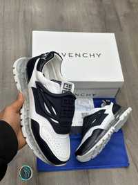 Adidasi givenchy
40-44
320 lei