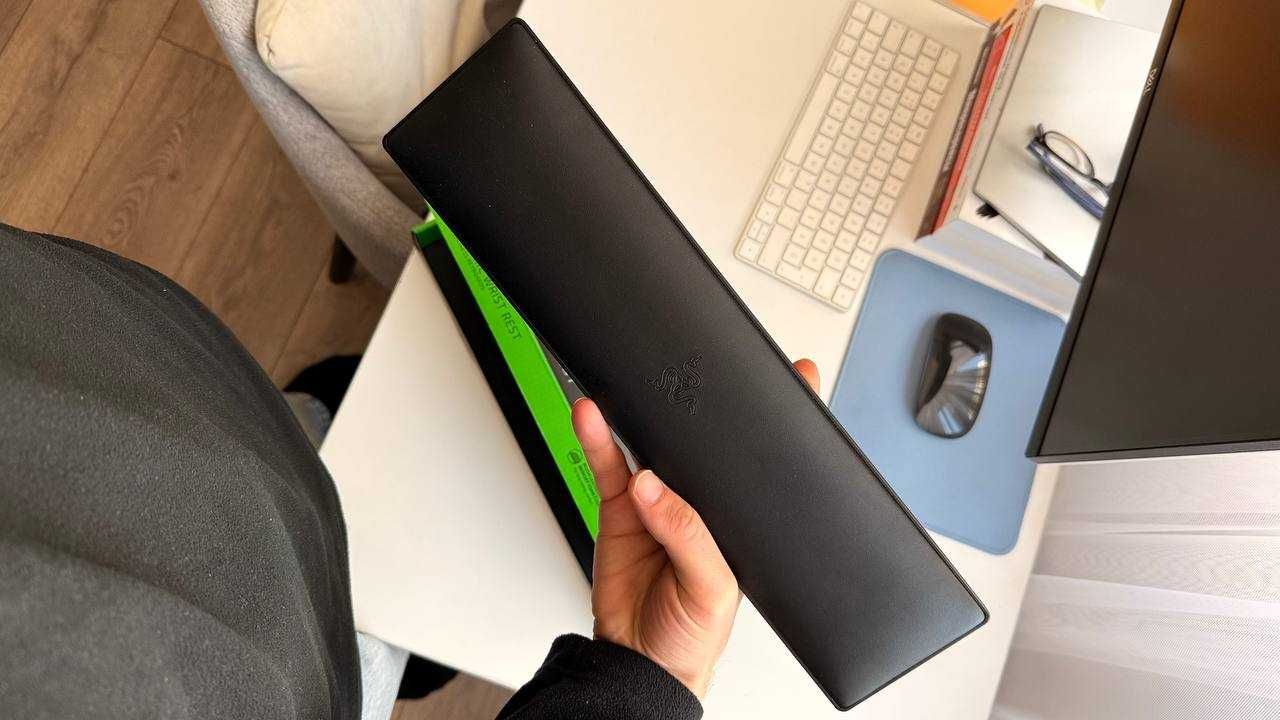 Razer подставка для запястья (клавиатуры)