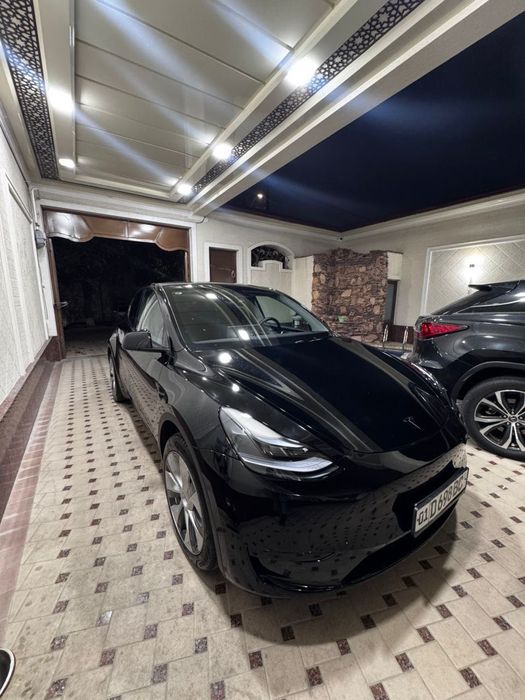 Продается Tesla model Y 2023 года