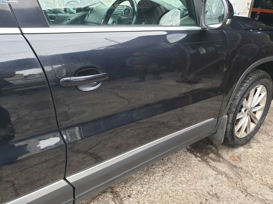 Usa Usi Portiera Portiere Dreapta Fata Dezechipata Volkswagen Tiguan 2007 - 2015 Culoare LC9X [K7792]