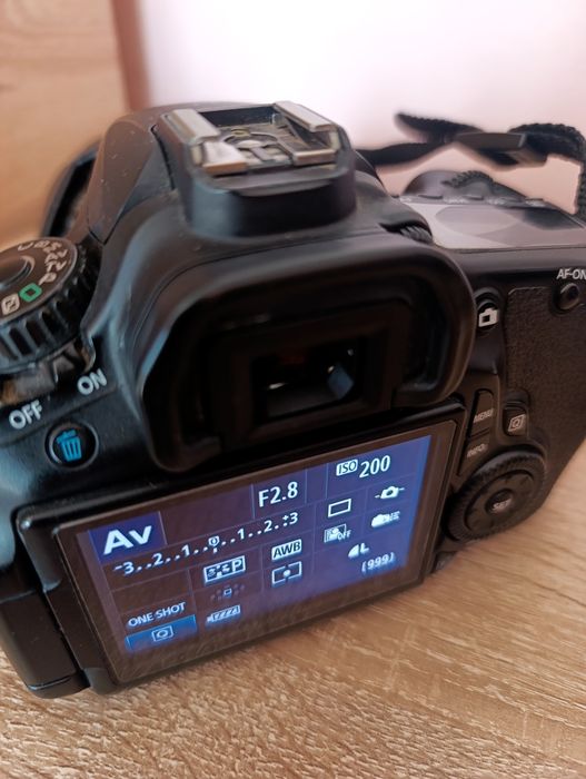 Aparat foto Canon EOS 60D cu accesorii