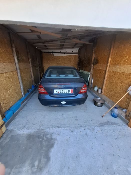 Vând mașină, Mercedes