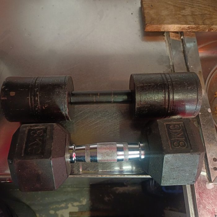 гантели 8 кг и 14 кг