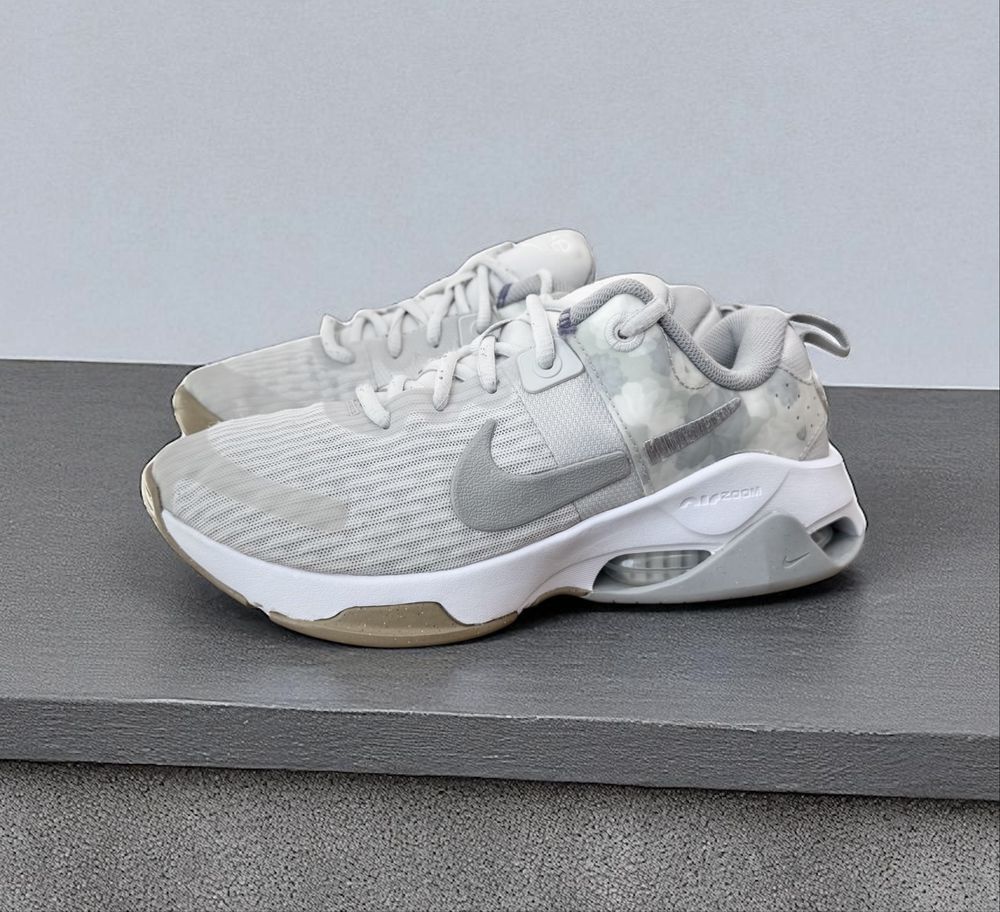 Nike Wmns Zoom Bella 6 ( 38) Маратонки