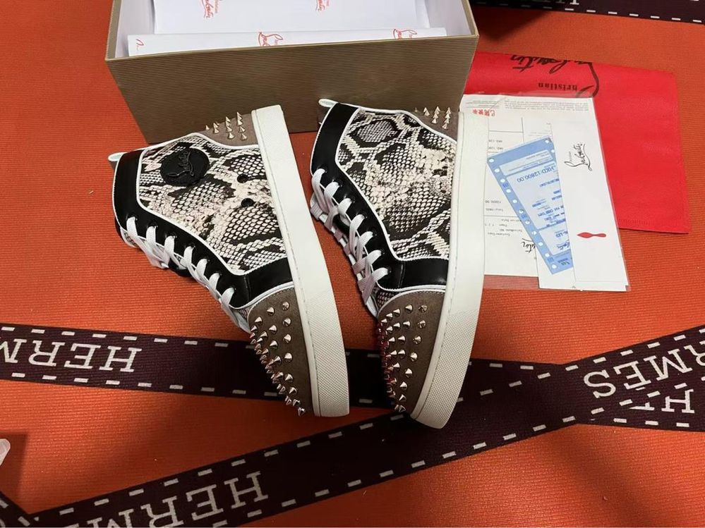 Vand christian louboutin calitate premium