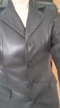Кожаная куртка женская цвет черный