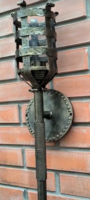 Lămpi și stâlpi personalizat