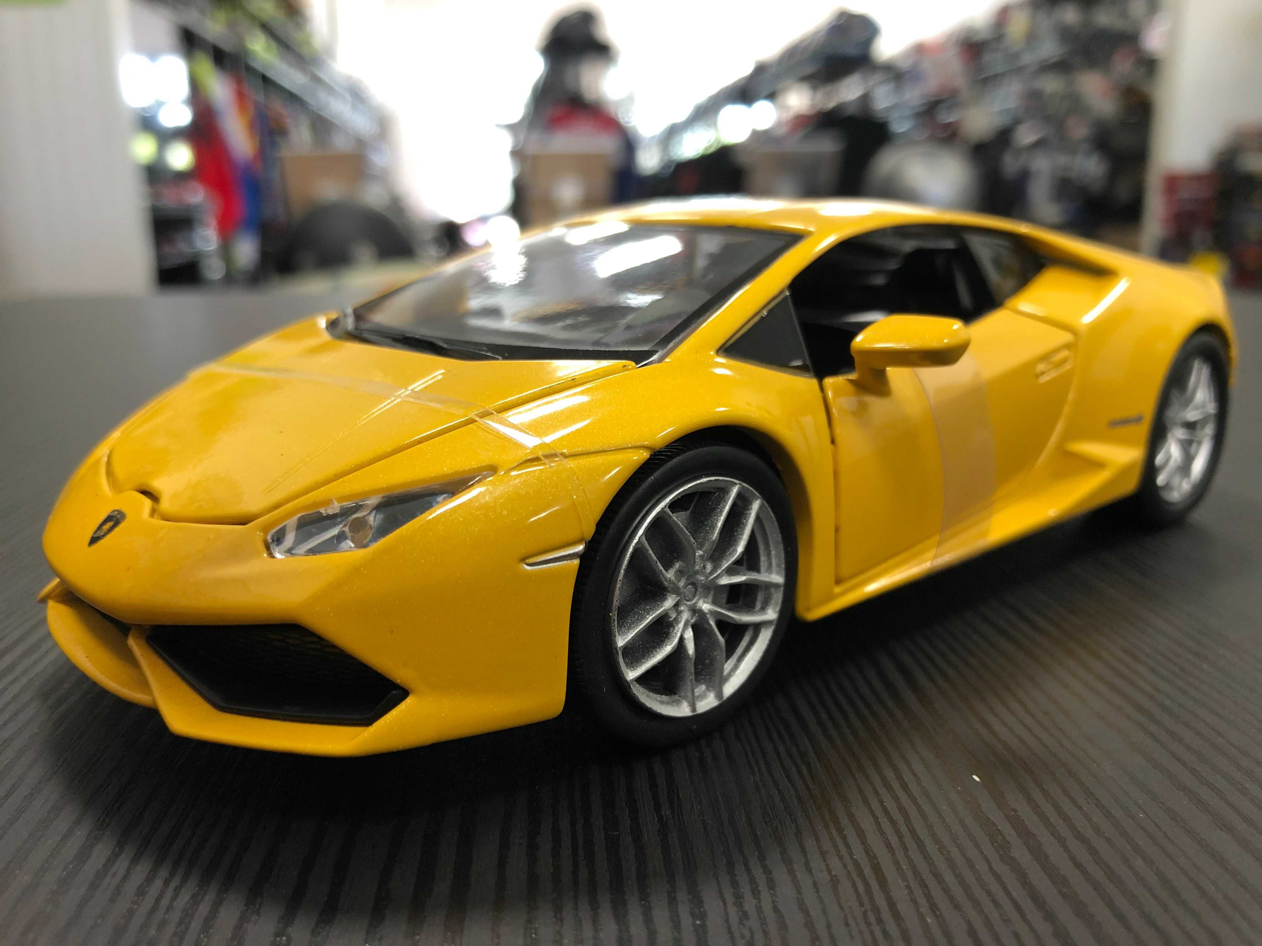 Рядък модел метална колекционерска количка LAMBORGHINI HURACAN 1:24
