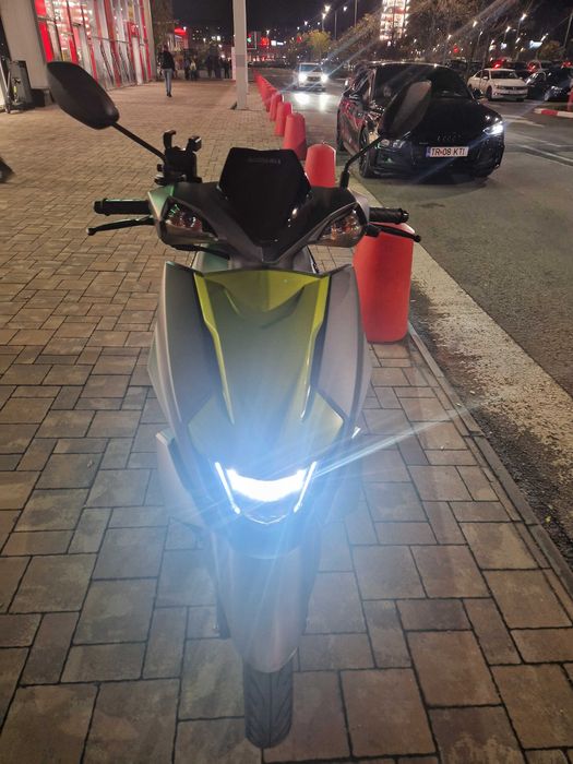 Vand scuter suzuki Avenis 125