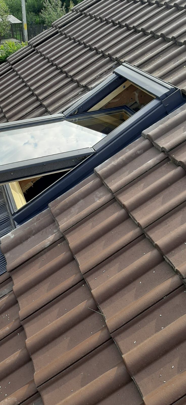 Montaj ferestrele de mansarda, velux-uri, fakro, roto etc