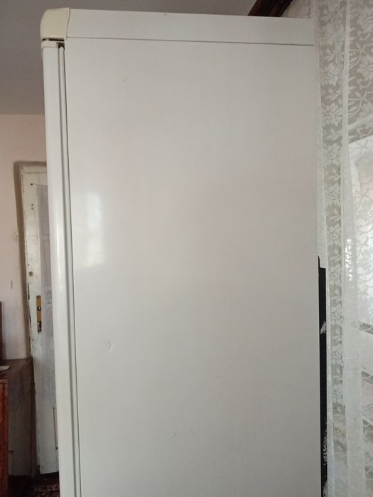 Vând frigider functional