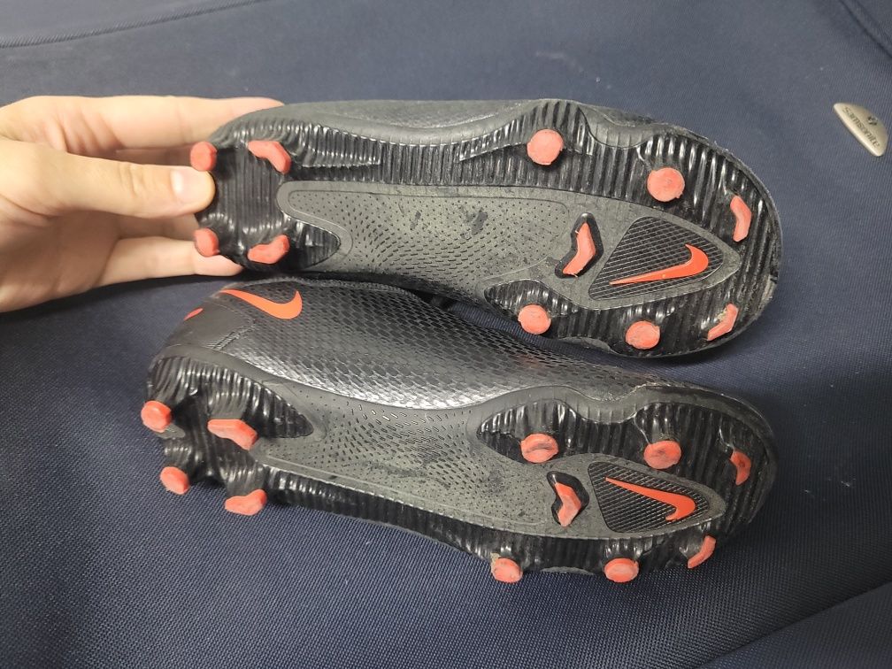 Бутонки за футбол Nike