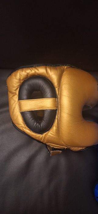 Mănuși de box + casca de box