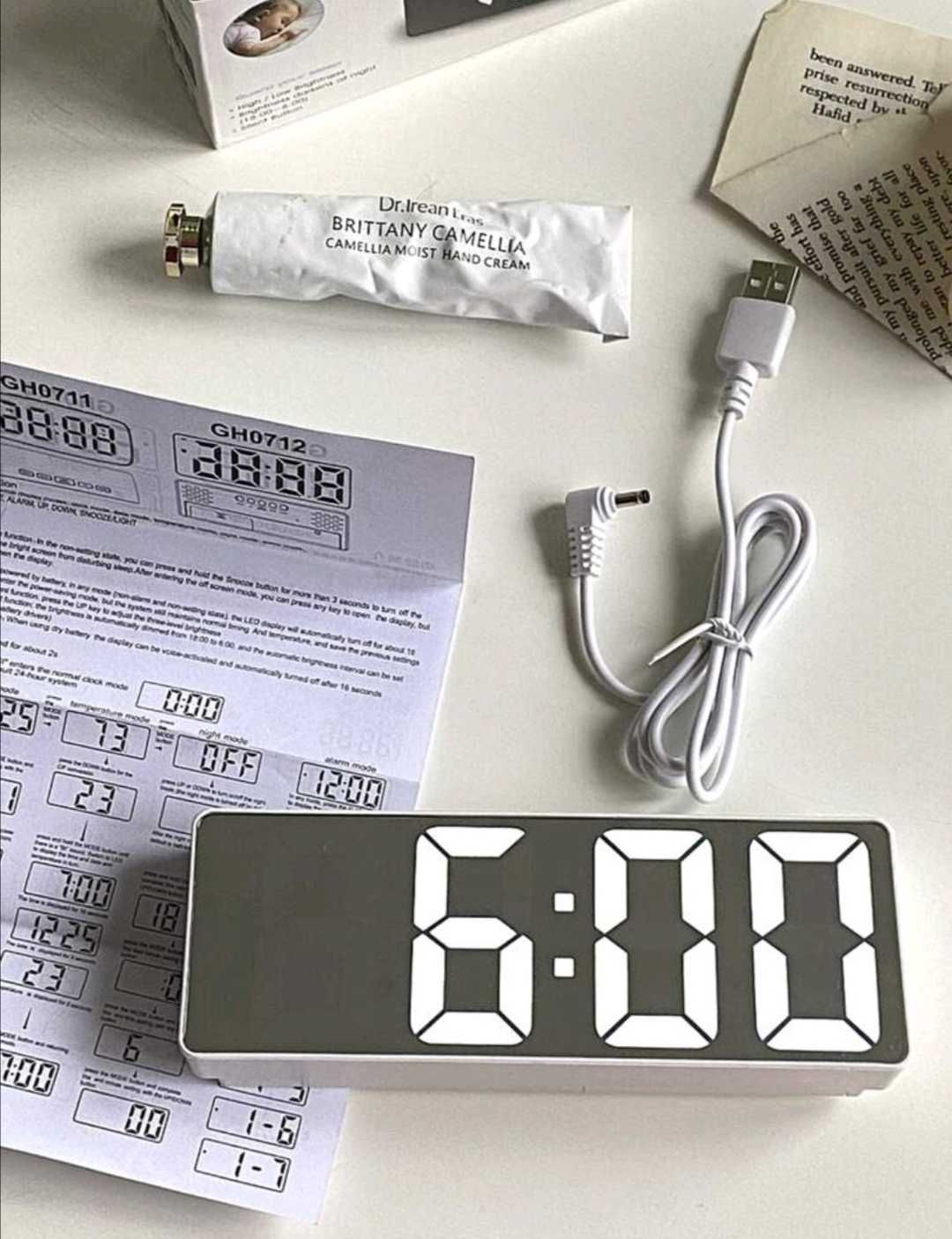 LED Дигитален часовник огледален с аларма и термометър