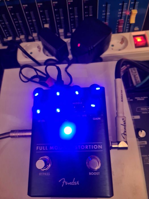 Педал Дисторжън на Фендер