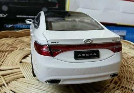 модель 1:18 HUNDAI AZERA