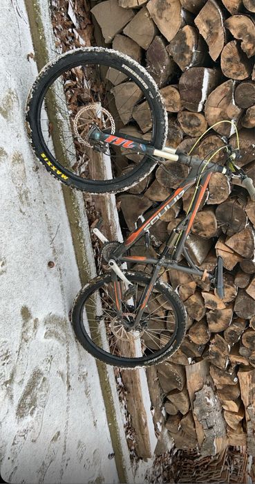 Bicicleta full suspension