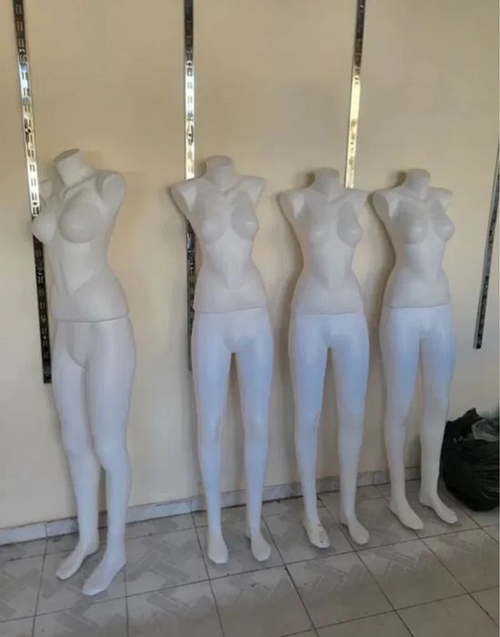 Maniken plastmas oyogi bn birga