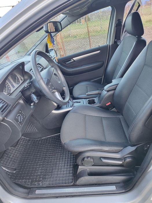 Mercedes Benz clasa B 200