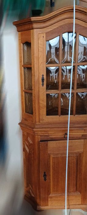 Цената е за брой.
Две ъглови витрини