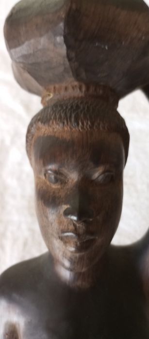 Статуэтка Африканская женщина  дерево