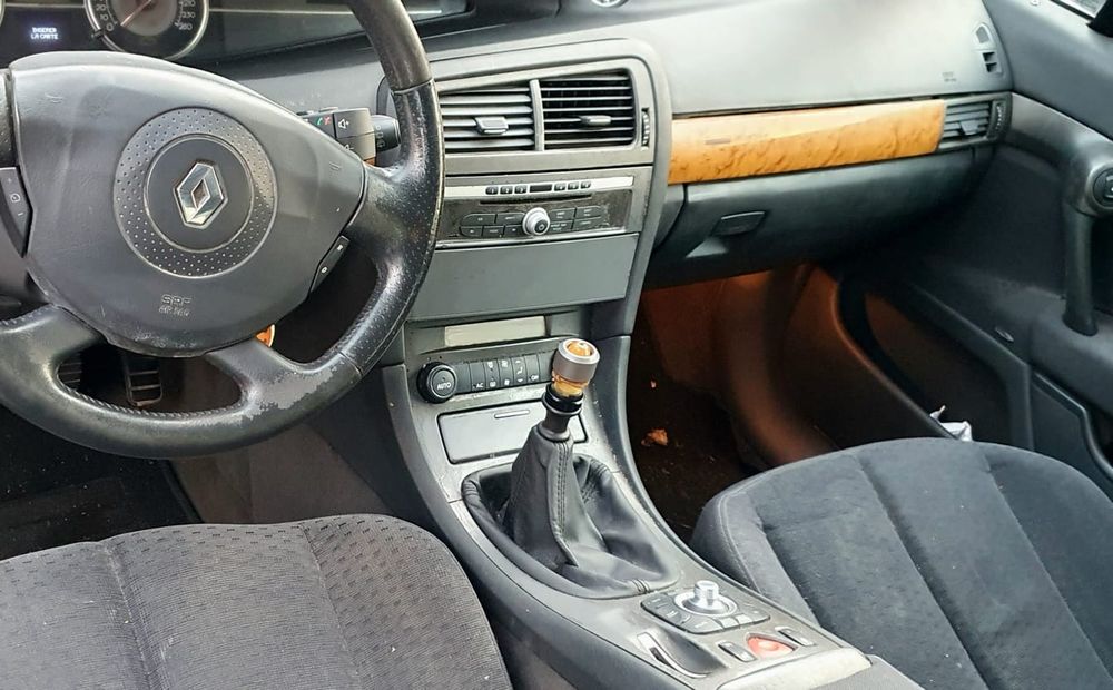 Renault velsatis vând schimb