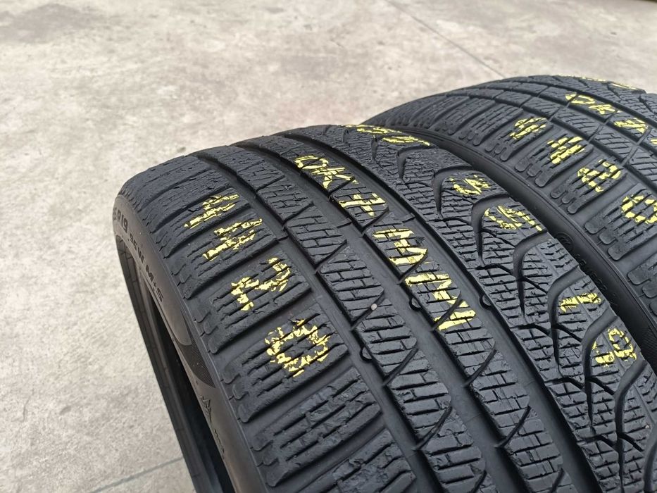 Doua anvelope iarna 255 35 19 pirelli p zero winter 7 mm 4420