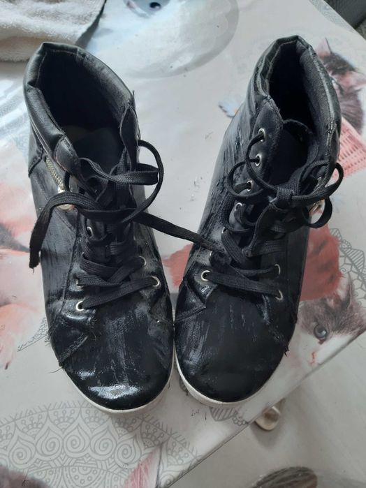 Всички обувки 39 номер по 5лв Бели кариока 37н 8лв