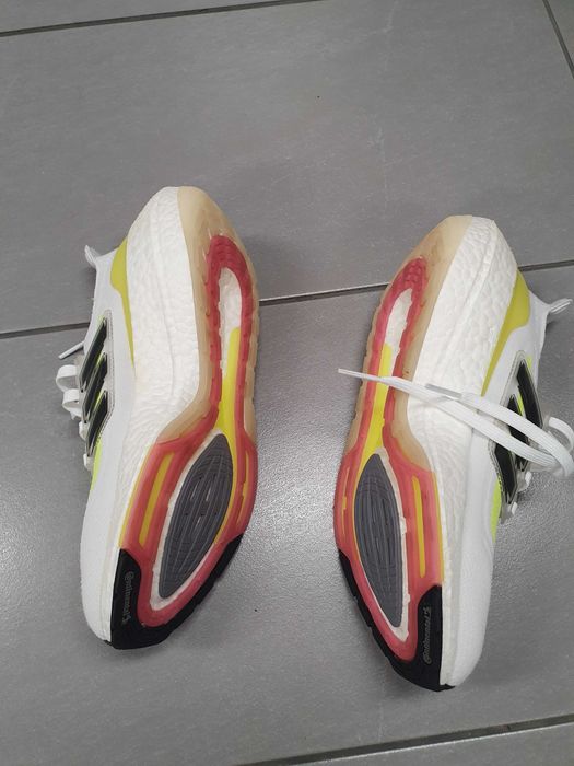 Vand adidas  ultra boost  marime 41   1/2 in stare excepțional