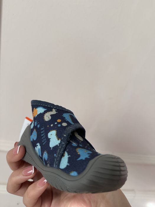 Продается детские полуботинки хорошего качества! Новые!